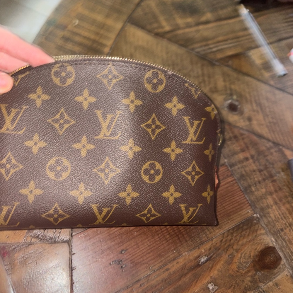 Louis Vuitton Monogram Clutch in Brown and Gold - Picture 2 of 14